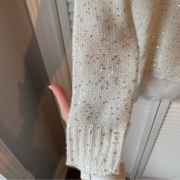 John Fashion Sequin Bow Back Detail Sweater - Picture 4 of 7